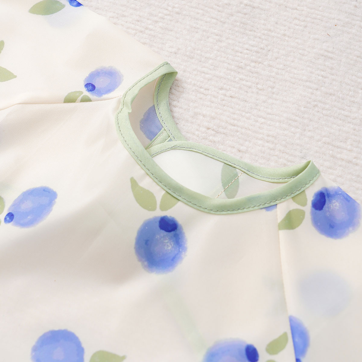 ผ้ากันเปื้อนเด็กแขนยาว ป้องกัน - Baby Food Apron บทวิจารณ์และราคา