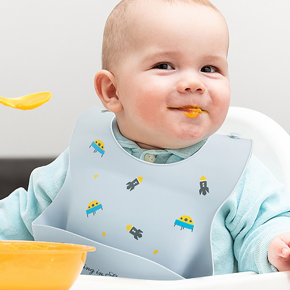 ผ้ากันเปื้อนซิลิโคนเนื้อนุ่มกั - Baby Food Apron บทวิจารณ์และราคา